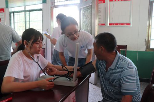 開展營養(yǎng)咨詢服務活動，助力健康扶貧基地建設